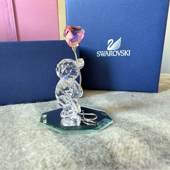 Swarovski Crystal bear with heart balloon - Picture 2 of 4